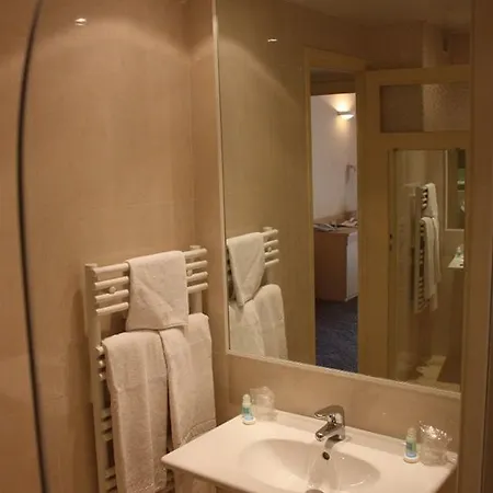 Inn Club Niza